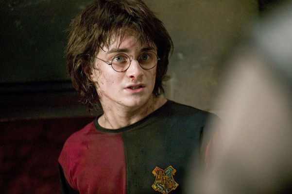 Harry
Harry ap�s [i]alguma[/i] tarefa em Harry Potter e o C�lice de Fogo.
