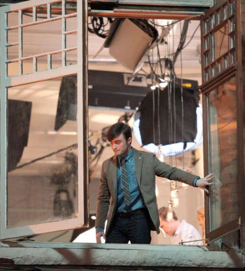 normal_On-the-Set-of-The-F-Word-August-29-2012-daniel-radcliffe-32010392-2315-2560.jpg