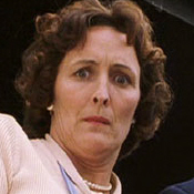 Fiona Shaw
Fiona como Petunia Dursley
