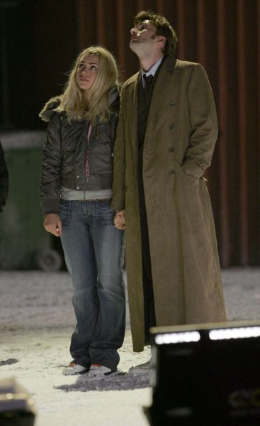 Doctor_Who_-_Christmas_Episodes_-_The_Christmas_Invasion_-_On_Set_(04).jpg