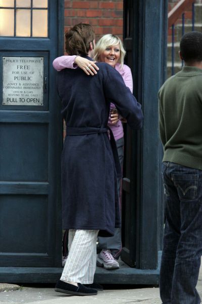 Doctor_Who_-_Christmas_Episodes_-_The_Christmas_Invasion_-_On_Set_(40).jpg