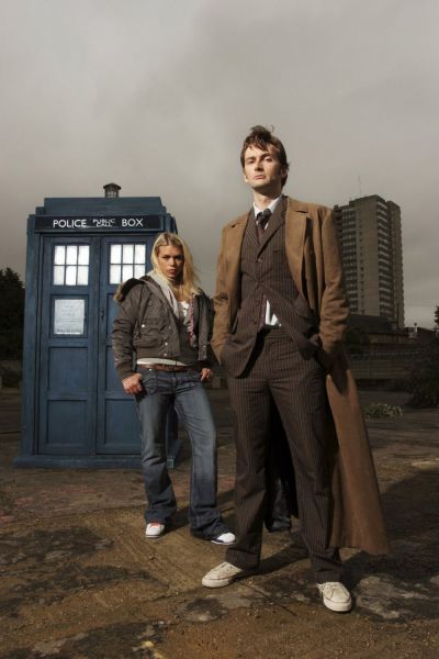 Doctor_Who_-_Season_2_-_HQ_Images_-_Promotional_Photos_(07).jpg