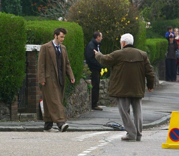 Doctor_Who_-_The_Specials_-_The_End_of_Days_(rumoured_title)_-_On_Set_-_early_April_2009_(12).jpg
