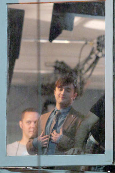 normal_On-the-Set-of-The-F-Word-August-29-2012-daniel-radcliffe-32010350-1707-2560.jpg