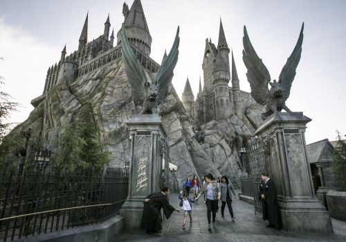 Hogwarts_Castle_at_WWoHP_USH_Photo_Credit_David_Sprague.jpg