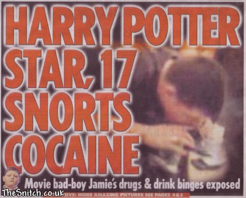 Jamie cheirando cocaína
