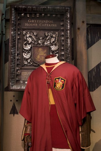 s_Gryffindor_Quidditch_uniform.jpg